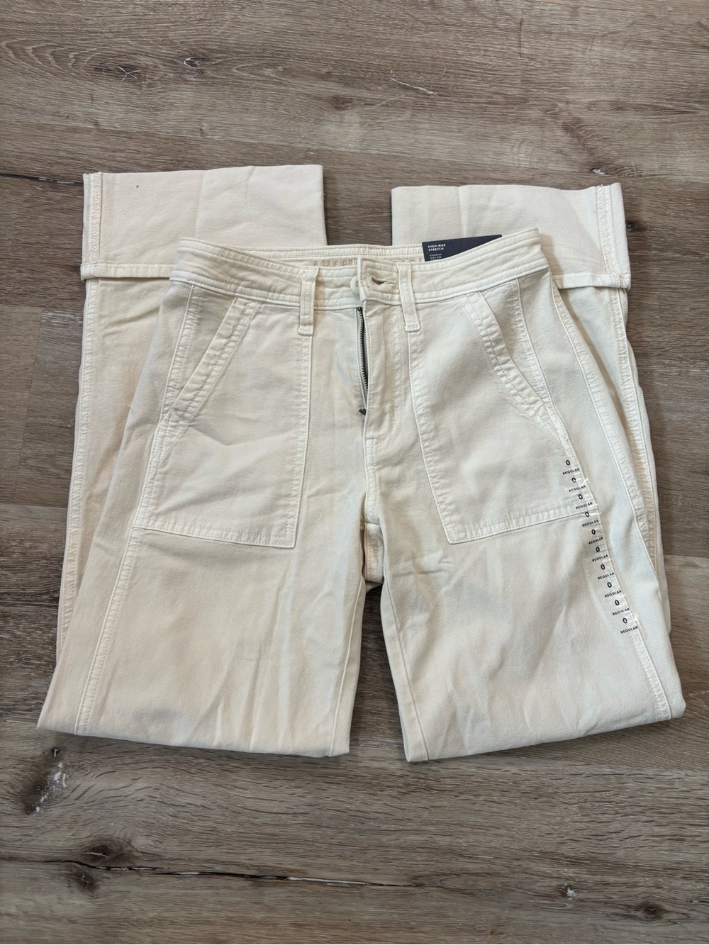 American Eagle Outfitters Cream High-Rise Straight Jeans